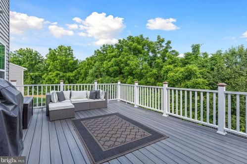 111 Eisentown Dr, Lovettsville VA  20180-8547 exterior