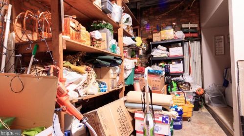 2927 Derry St, Harrisburg PA 17111-1644 exterior