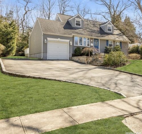 135 1st Ave, San Remo, NY 11754-3616