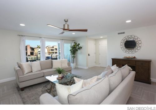 80 Montego Ct, San Diego CA 92118-3253 exterior