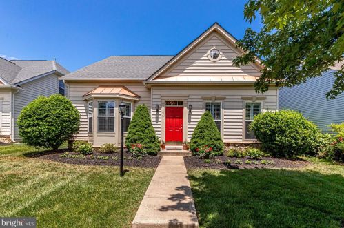 9517 Moonen Bay Ln, Bristow VA  20136-3515 exterior