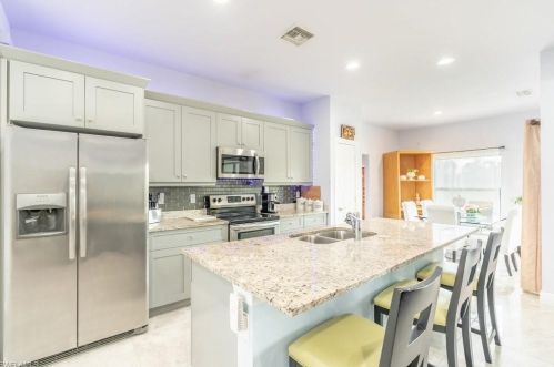 2488 37th Ave, Naples, FL 34120-7451