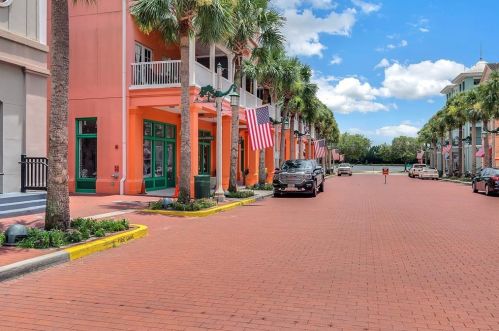 1017 Nash Dr, Kissimmee FL  34747-4310 exterior