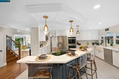 5613 Mount Hood Ct, Pacheco CA  94553-5837 exterior