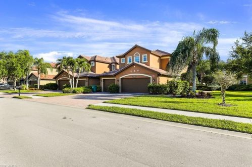 6686 Alden Woods Cir, Naples, FL 34113-5602