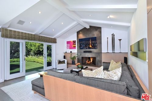 5037 Gaviota Ave, Van Nuys CA  91436-1427 exterior