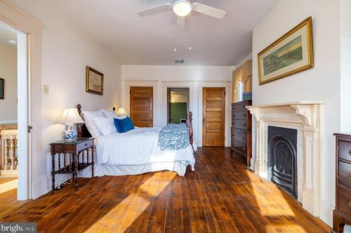 102 High St, Edinburg VA  22824-3084 exterior