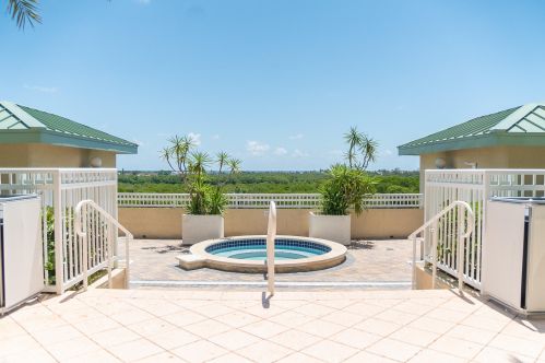 450 Federal Hwy, Boynton Beach FL  33435-4184 exterior