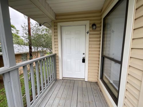 1407 Ford St, Sunrise Beach, TX 78643-2600
