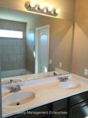 7401 Comrade Ln, Yukon OK  73099-4693 exterior