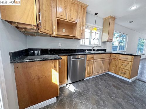 4224 Scenic Ave, West Pittsburg CA  94565-6036 exterior