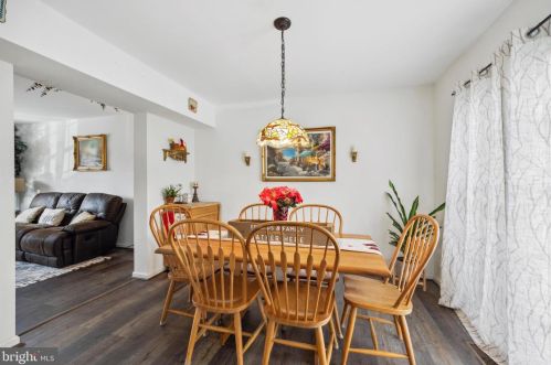 110 Richmond Ct, Harleysville PA  19438-3616 exterior