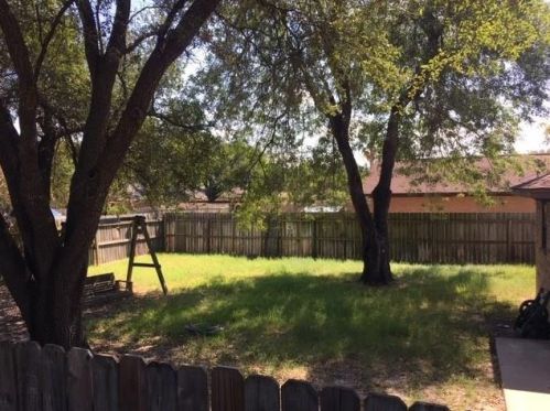 2401 Barak Ln, Bryan, TX 77802-4635