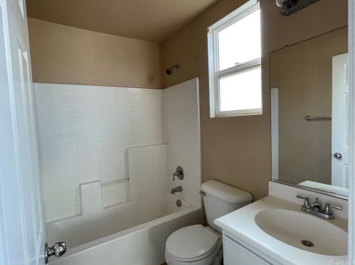 12373 Los Moras Way, Victorville CA  92392-4804 exterior