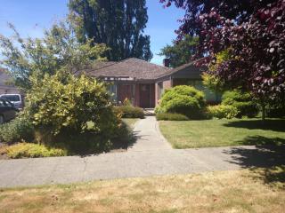 2621 40 Ave, Seattle WA  98199-3136 exterior