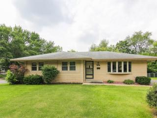 3200 Ashwood Dr, Des Moines, IA 50322-4118