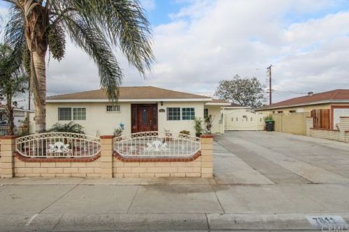 7811 Santa Barbara Ave, Stanton, CA 90680-3518