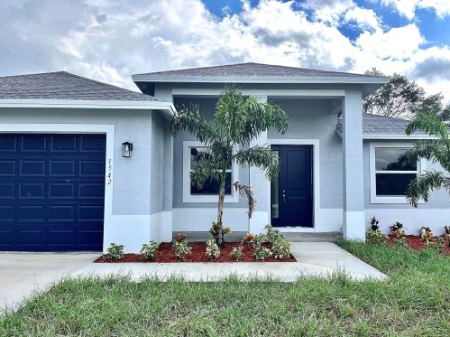 1542 Flagami Rd, Fort Pierce, FL 34953-4341