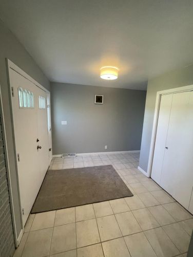 1806 Alice St, Valpo, IN 46383-2202