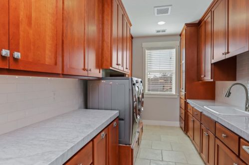 10817 Goldsborough Cir, Valley Home CA 95361-7649 exterior