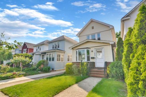 83-08 125th St, Jamaica, NY 11415-2705