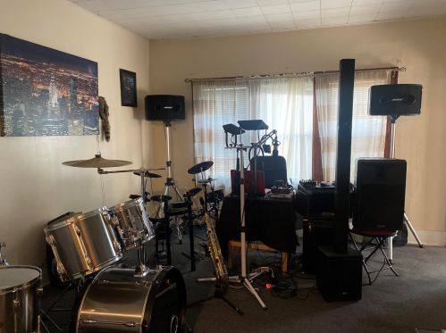 1032 20th St, Milwaukee WI 53204-2052 exterior