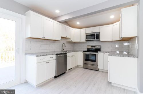 511 4th St, Laurel DE  19956-1506 exterior