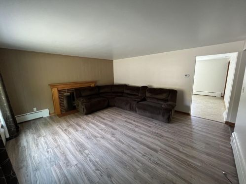 1030 Locust St, Green Bay, WI 54303-4430