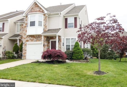 106 Beacon Dr, West Deptford, NJ 08096-5138