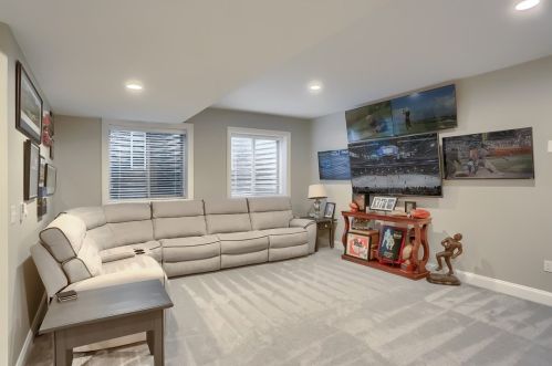 1655 Blackburn Heights Dr, Sewickley PA  15143-8627 exterior