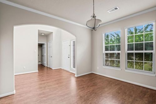 996 Oakglen Dr, Conroe TX  77378-5743 exterior