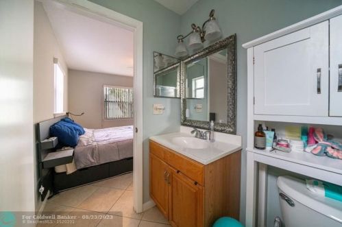 10100 Boynton Pl Cir, Boynton Beach FL  33437-2612 exterior