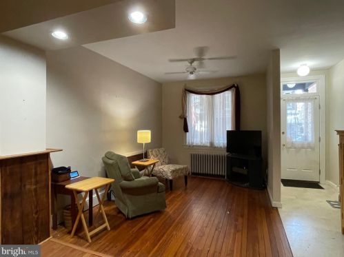 24 Walnut St, Pottstown, PA 19464-5419