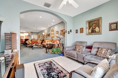 10549 Royal Caribbean Cir, Boynton Beach FL  33437-4285 exterior