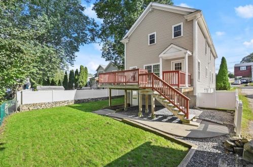 6 Nolan St, Norwalk CT  06850-2525 exterior