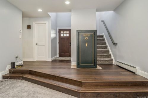 128 Country Club Dr, Florida NY  10921-1555 exterior