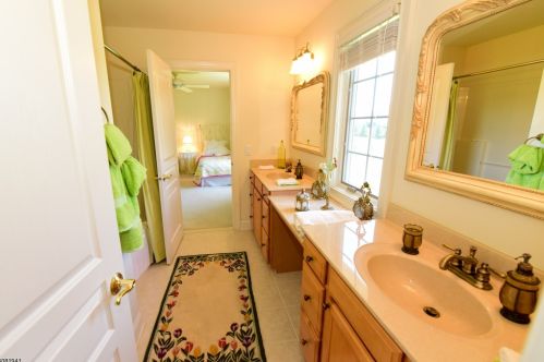 112 Fox Chase Ct, Swedesboro NJ  08085-3043 exterior