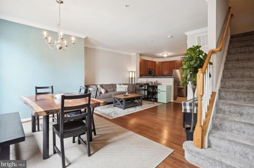 15817 John Diskin Cir, Woodbridge VA  22191-6513 exterior