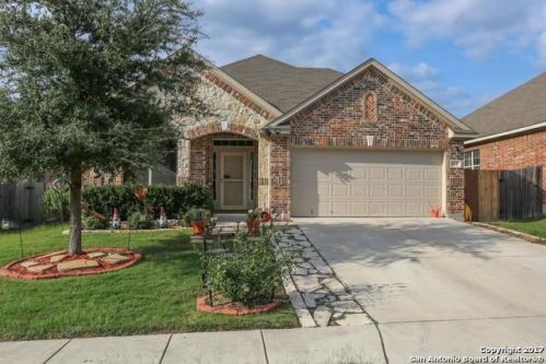 108 Dykes Ln, Cibolo, TX 78108-3775