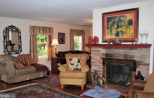 8201 Frst Hl Dr, Melrose Park PA  19027-1520 exterior