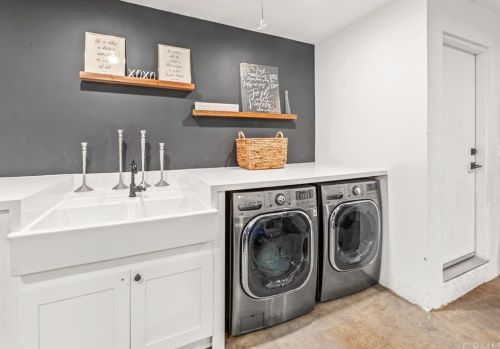 117 Harvard Ln, Seal Beach CA  90740-2508 exterior