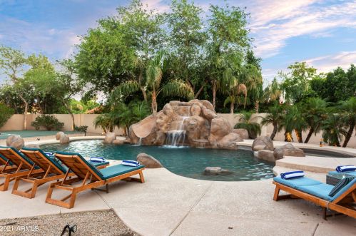 10461 Windrose Dr, Scottsdale AZ  85259-2423 exterior