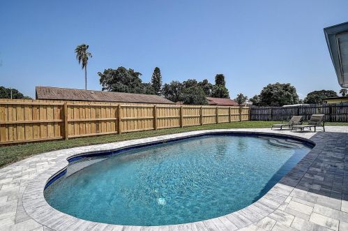 2579 60th Ave, Saint Petersburg FL  33712-5219 exterior