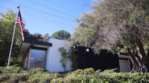 3345 Country Club Dr, Glendale, CA 91208-1717