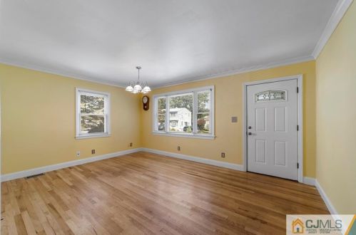 23 Victory Pl, East Brunswick NJ  08816-2232 exterior