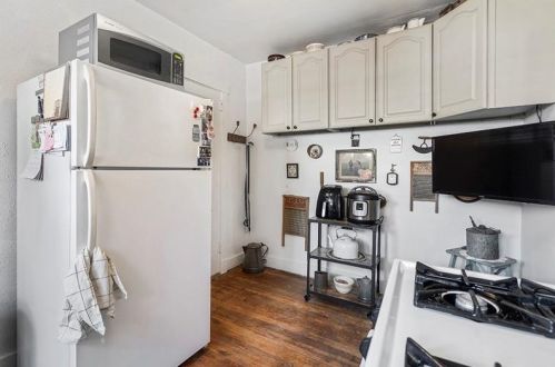 2115 Lloyd Ave, Pittsburgh PA  15218-1712 exterior