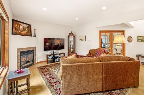 2041 Buffum St, Milwaukee, WI 53212-3323
