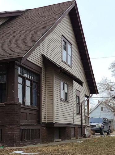 3231 24th Pl, Milwaukee, WI 53206-1212