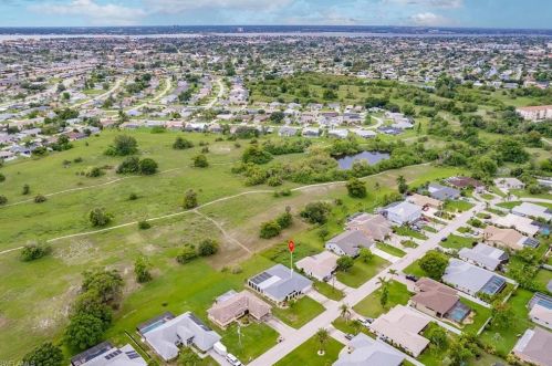 3749 6th Ave, Cape Coral FL  33904-5204 exterior