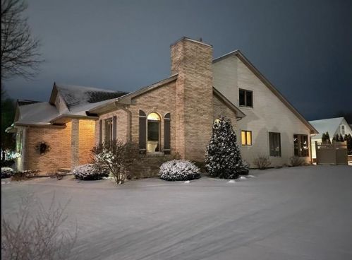 234 Abington St, Valpo, IN 46385-9261